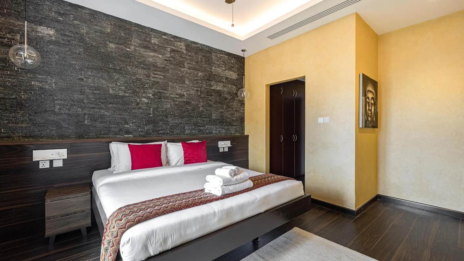 Cozy And Spacious Apartment- 5Min Walk To Metro Dubai Apartment