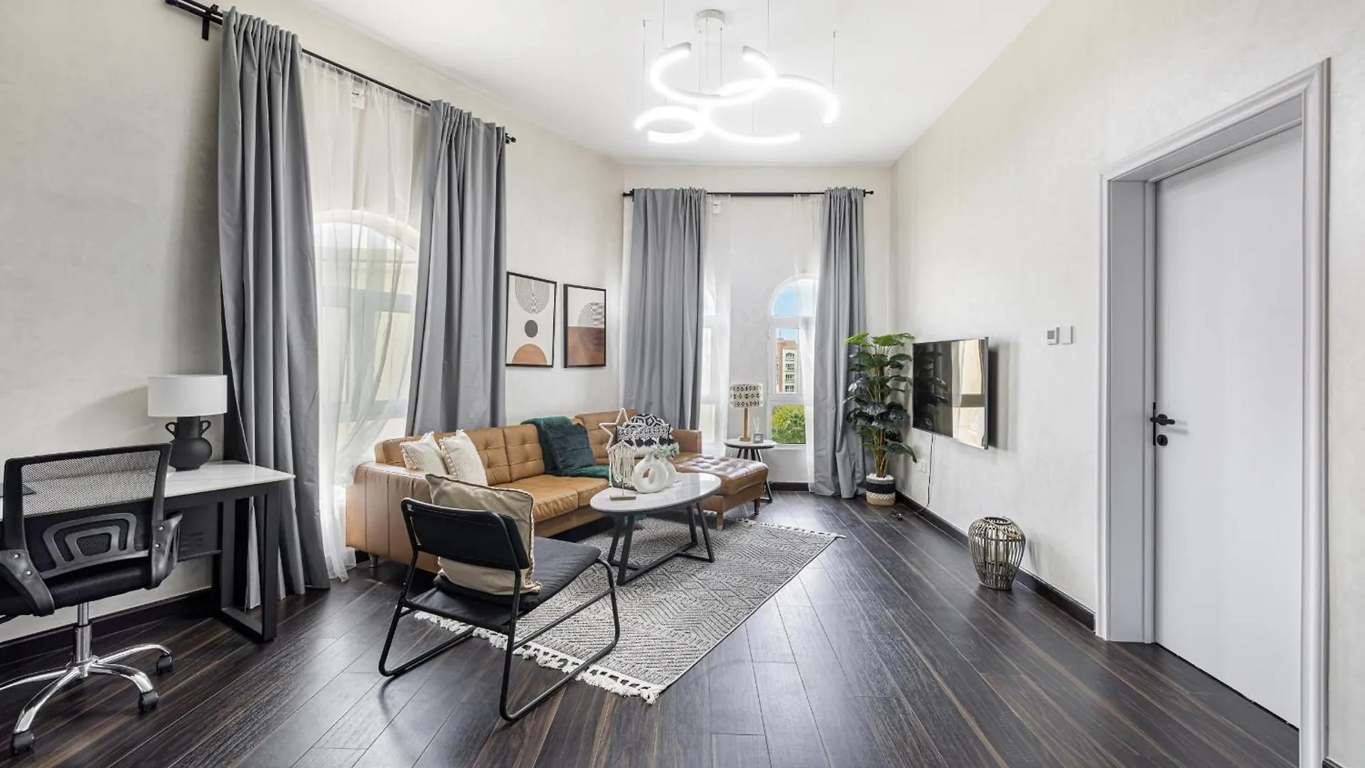 Apartment Cozy And Spacious Apartment- 5Min Walk To Metro Dubai